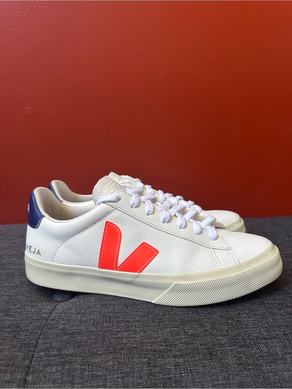 Veja Campo Women's White Leather Low Top Lace Up Sneakers  Size 9.0